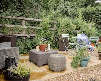 The Hyde Dovecote, Kinver - Stourbridge - Patio