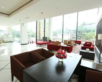 The Lily Hotel, Guwahati - Gauhati - Lobby