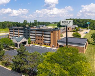 Garner Hotel Wadsworth by IHG - Wadsworth - Edificio