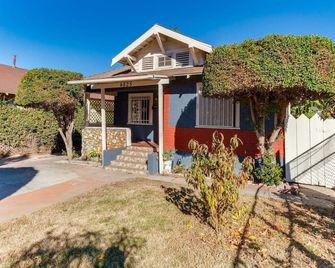 Los Angeles 3 Bedroom Charmer Large Guest House - לוס אנג'לס - בניין