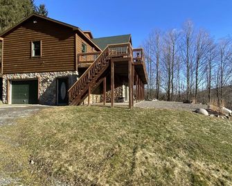Family Friendly Log House At Greek Peak Mountain Resort - Cortland - Building