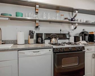 Quaint DC Private 1-Br Walk To Metro-Rail Subway - Washington - Keittiö