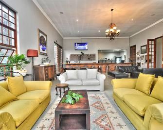 Hibon Lodge - Hekpoort - Sala de estar