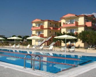 Nautilos Hotel - Lixouri - Pool
