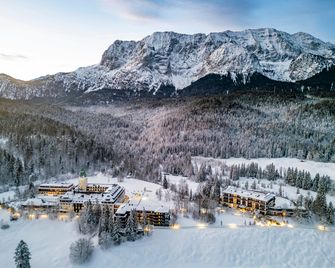 Schloss Elmau - Garmisch-Partenkirchen - Gebäude