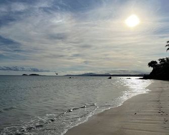 Beach, Pool, King Bed 1st Floor Spacious Apartment in Naguabo - Naguabo - Playa