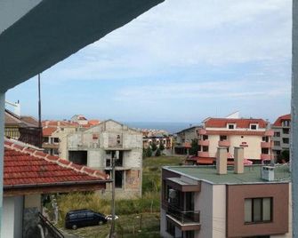 Andi Hotel - Chernomorets - Balkón