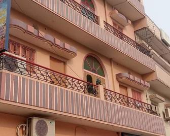 Rudra Guest House - Rāmnagar - Edificio