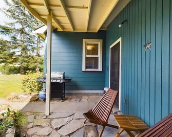 Daffodil Cottage In Downtown Packwood, Wifi, Bbq, Firepit, Smores - Packwood - Patio