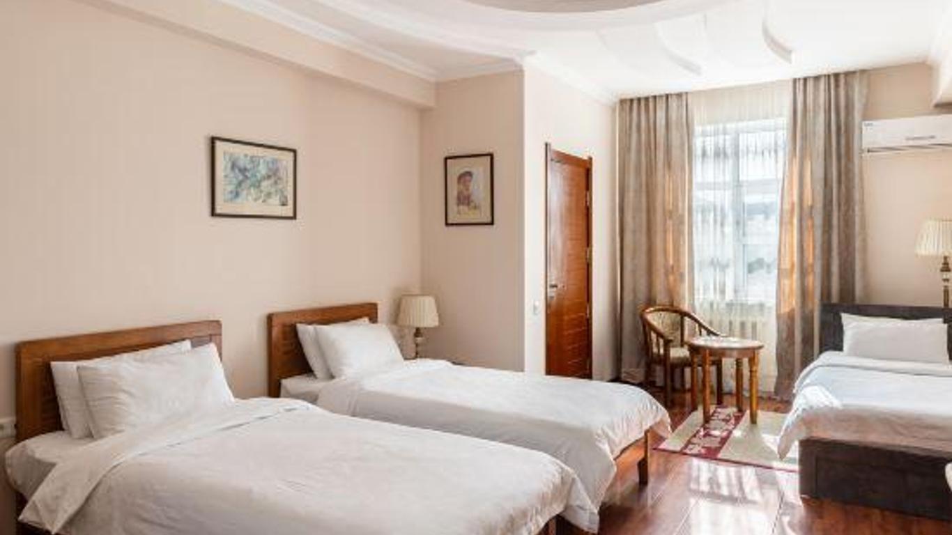 Soluxe Hotel