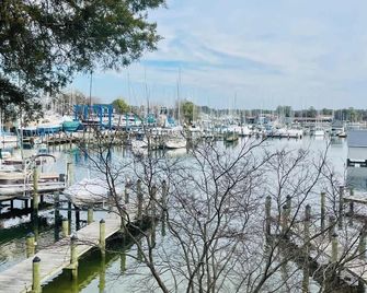 Waterfront Views with King Bed in Solomons Island - Solomons - Vista del exterior