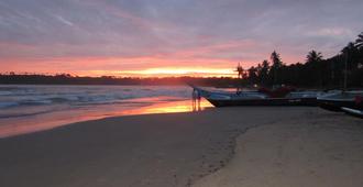 Isana Beach House - Tangalla - Plage