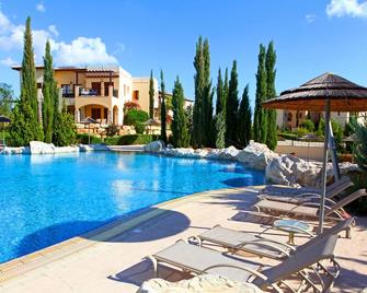 Aphrodite Hills Rentals - Premium Serviced Apartments - Kouklia - Pool