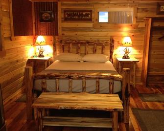 The Bunkhouse: Mountain views, solitude, close to town and many western sights. - Lovell - Habitación