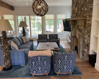 Spectacular designer showcase cottage - Leland - Sala de estar