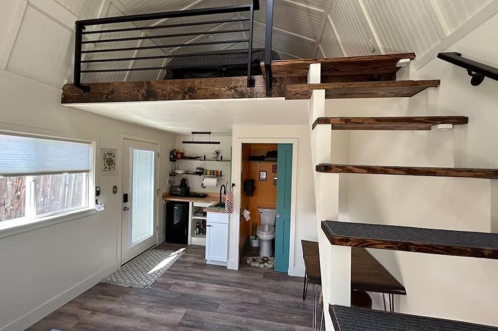 Cozy bungalow in charming Salt Lake City with skateramp - סולט לייק סיטי - מדרגות