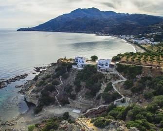 Petrino Beach house - a few steps from the sea away from crowds - Tsoutsouros - Edificio