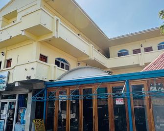 Hotel Ocean Paradise - San Pedro Town - Building
