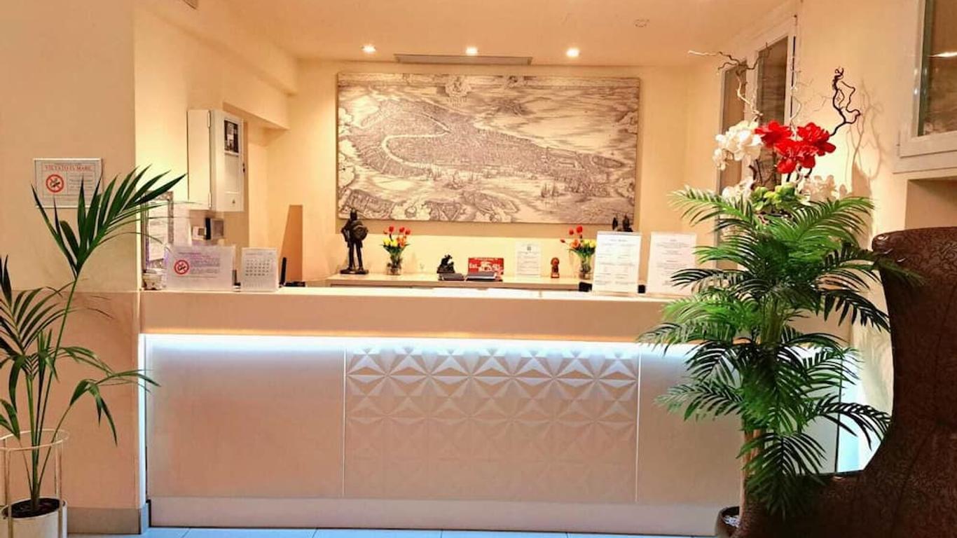 Hotel Laguna Residence