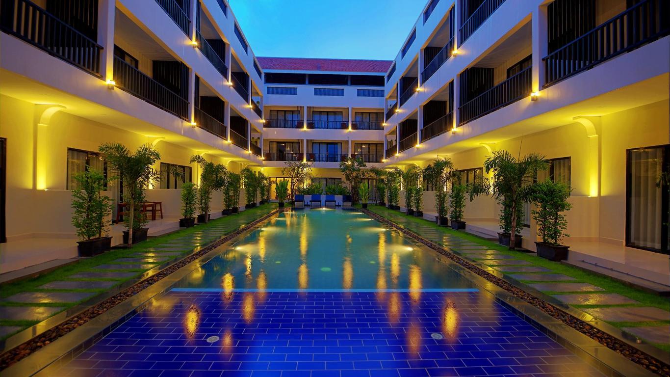 New Riverside Hotel