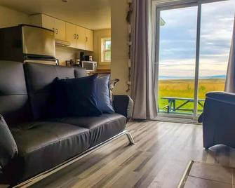 Condo 1 - Waterfront With Spa Fireplace & Barbecue - Sainte-Anne-de-Beaupré - Obývací pokoj