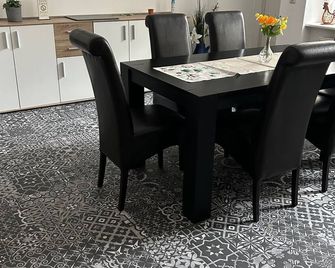 Ferienwohnung Am Theaterplatz - Meißen - Essbereich