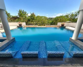 Gerbi's Condoplace at Oceanway Residences Boracay - Boracay - Svømmebasseng
