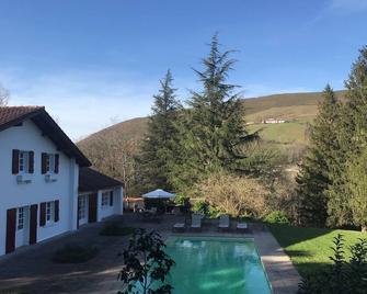 spacious villa in the heart of the Basque country ITXASSOU - Itxassou - Piscine