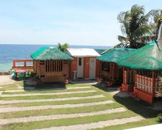 Maxvir Beach Resort - Oslob - Edificio