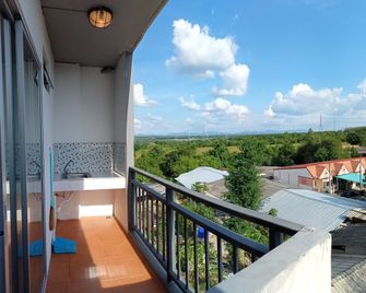 Room 9 Residence - Adult Only - Pluak Daeng - Balcony