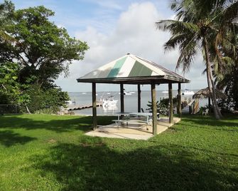 Private Bay Front House In Key Largo - Key Largo - Binnenhof