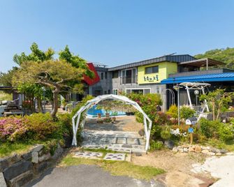 Nonsan Lake and Sunset Pension - Buyeo - Edificio