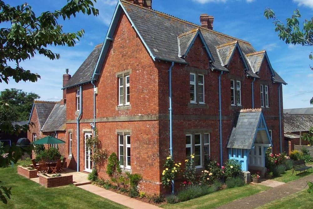 Standard Family Ensuite at Newcourt Barton - Cullompton - Byggnad