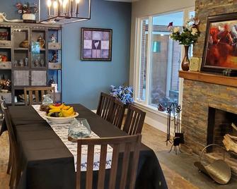 Charming 4-bedroomHorse Ranch farmhouse in enjoyable Lebanon with AC, Wifi - Lebanon (Ohio) - Comedor
