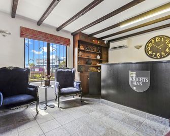 Knights Inn - Auckland - Front desk