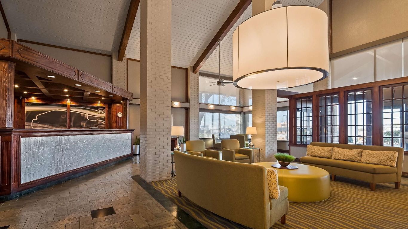 Red Roof Inn & Suites Irving - DFW Airport South