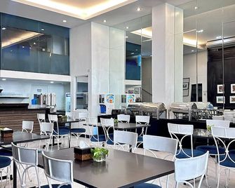 Hotel Pier Cuatro - סבו סיטי - מסעדה