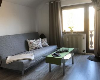Apartment Brisko - Vacation in a quiet location with many possibilities - Rösrath - Wohnzimmer