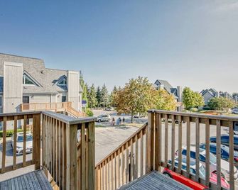 809 North Creek at North Base with Hot Tub - The Blue Mountains - Balcón