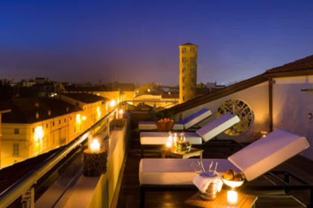 Palazzo Bezzi Hotel - ראבנה - מרפסת