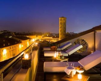 Palazzo Bezzi Hotel - ראבנה - מרפסת