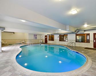 Citrus Suites Redlands Loma Linda Hotel - Redlands - Pool