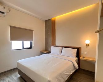 Tadaima Suites Cilegon - Cilegon - Bedroom