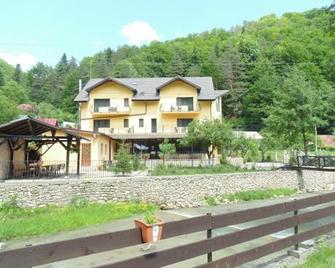 Eden Maison - Slanic Moldova - Edificio