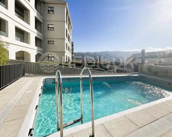 Rbkº Exclusivo y moderno depto. en Mirador Barón - Valparaíso - Piscine