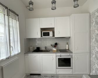 Le Clos de l'Armançon - Maisons de charme au bord de la rivière - Classé 4 étoiles - Tonnerre - Cocina