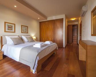 B27 - Luzbay 2 Bed Apartment - Praia da Luz - Soverom