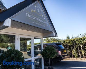 Cricket Field House - Salisbury - Edificio