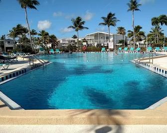 Tropical Getaway in Paradise. - Summerland Key - Pool
