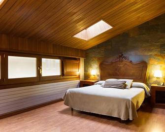 Hotel Els Caçadors de Ribes - Ribes de Freser - Bedroom